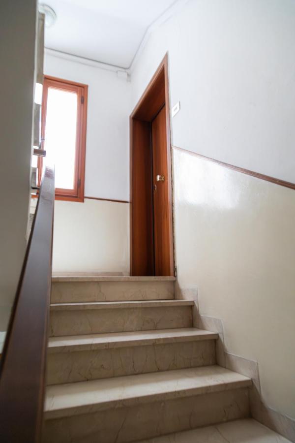 Canale View Apt - S. Agostino Венеция Экстерьер фото